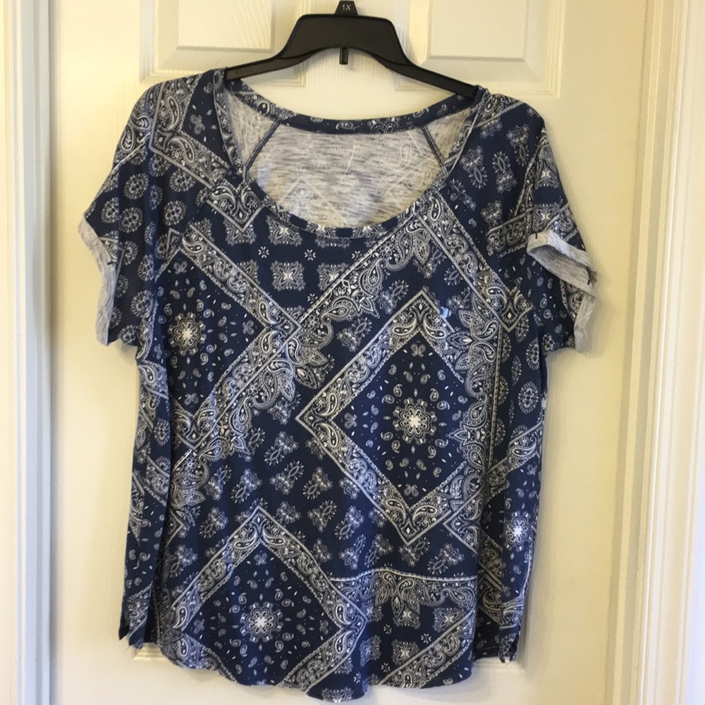 Maurice’s Bandana print tee, 2X, NWOT